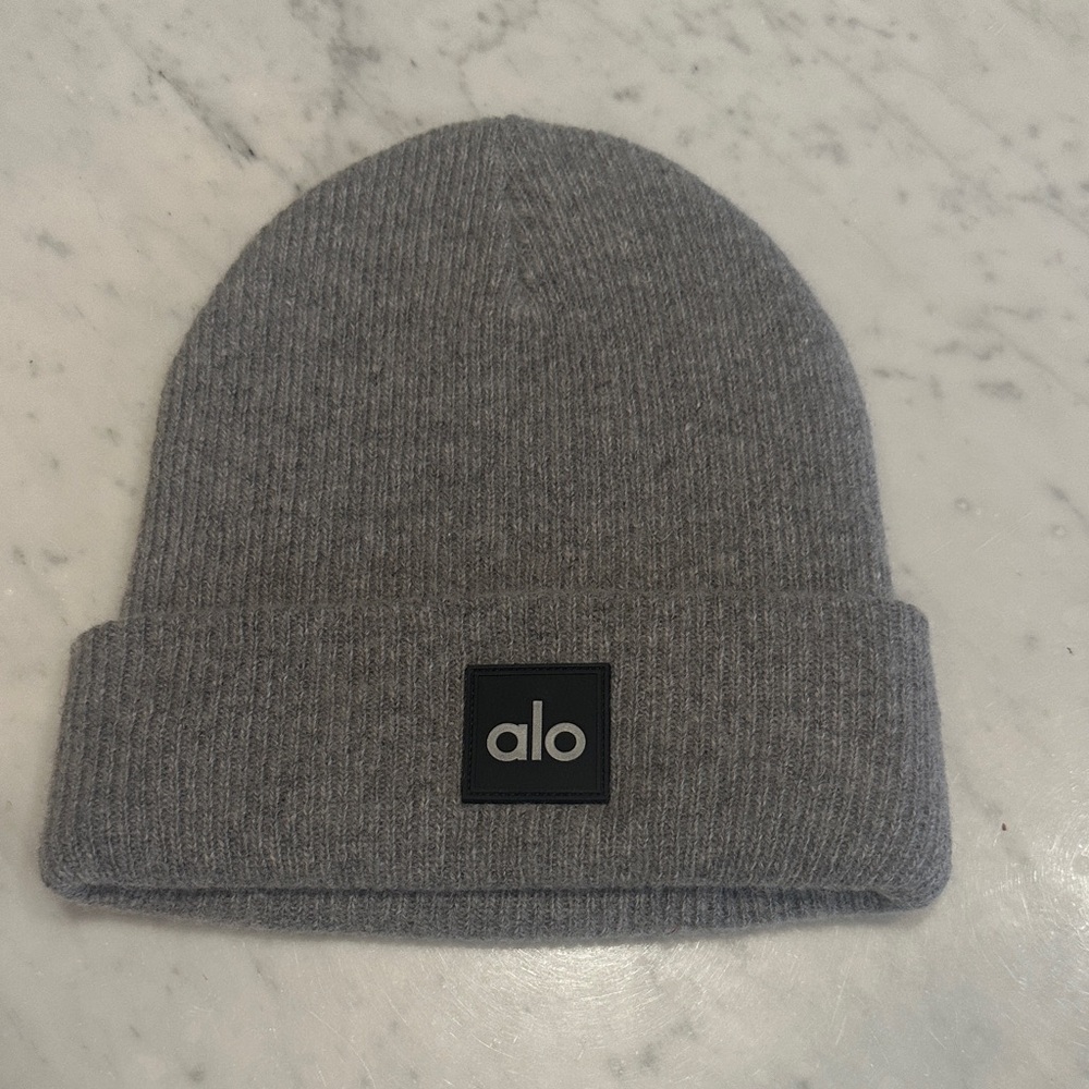 Alo Gray Knit Beanie